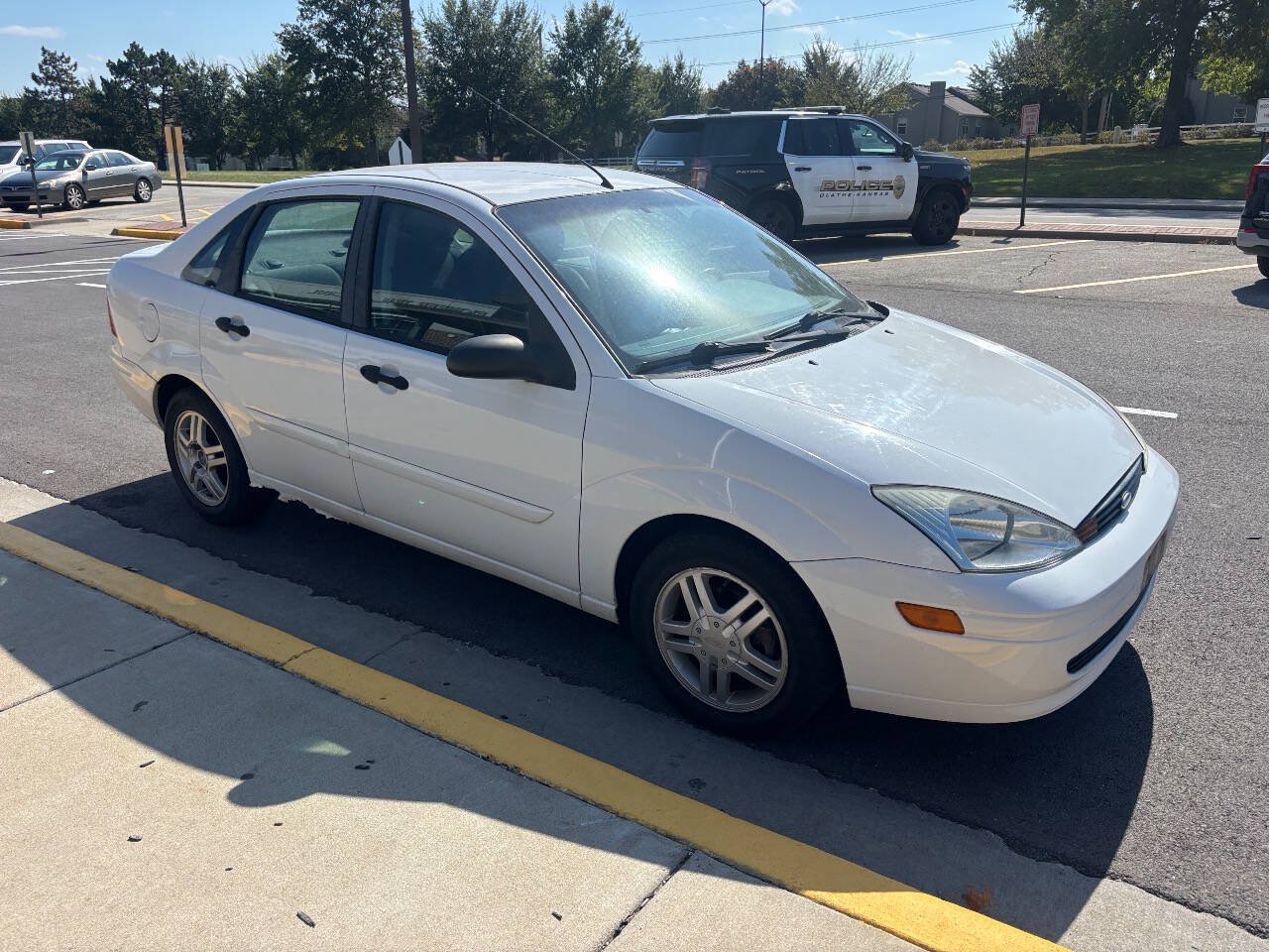 Used 2002 Ford Focus SE FWD image 2