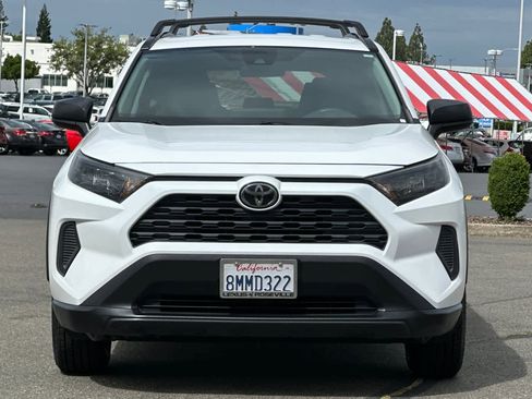 Used 2019 Toyota RAV4 LE w/ Carpet Mat Package FWD image 10
