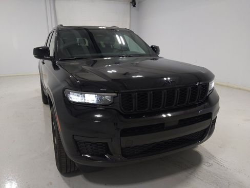 Used 2023 Jeep Grand Cherokee L Laredo AWD/4WD image 14
