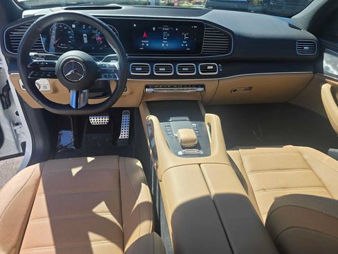 Used 2026 Mercedes-Benz GLS 580 4MATIC image 23