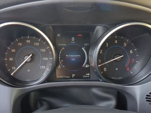 Used 2018 Jaguar F-PACE Premium image 11