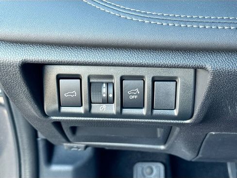 Certified 2025 Subaru Outback Limited image 6