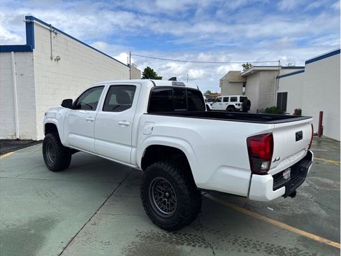 Used 2022 Toyota Tacoma SR AWD/4WD image 8