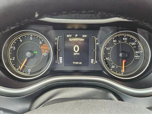 Used 2016 Jeep Cherokee Latitude w/ Safety/Convenience Group FWD image 11