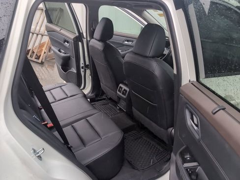 Used 2023 Nissan Rogue SV w/ SV Premium B Package image 15