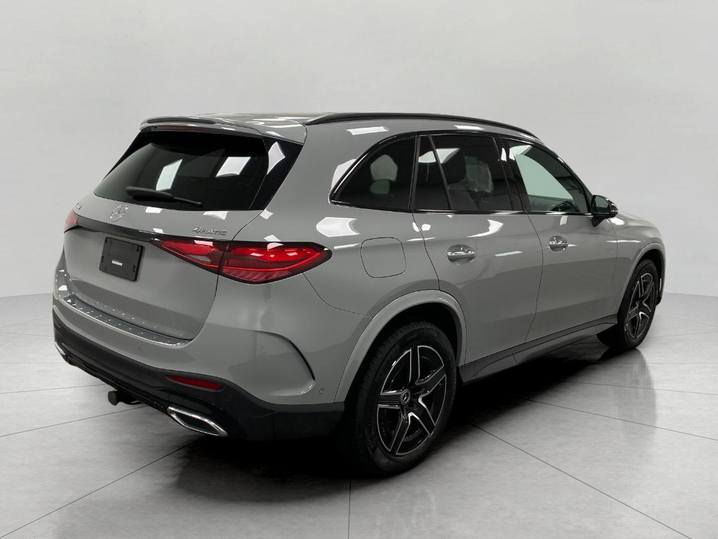 Used 2026 Mercedes-Benz GLC 300 4MATIC image 3