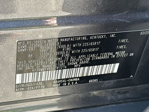 Used 2025 Toyota RAV4 XLE AWD/4WD image 32