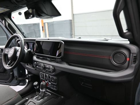 New 2026 Jeep Wrangler Unlimited Rubicon image 27