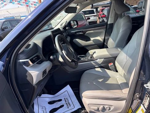 Used 2023 Toyota Highlander Limited AWD/4WD image 8