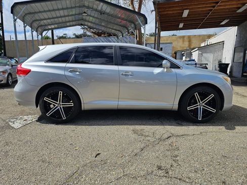 Used 2011 Toyota Venza w/ Premium Pkg #2 image 6