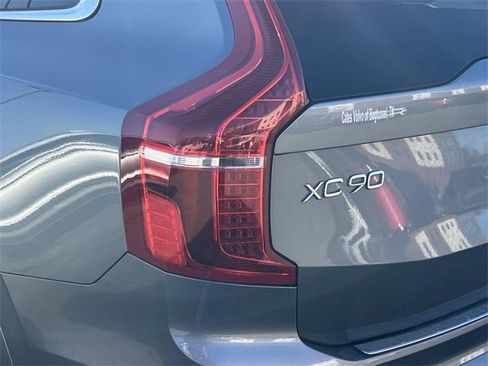 Used 2017 Volvo XC90 T5 Momentum w/ Vision Package image 7