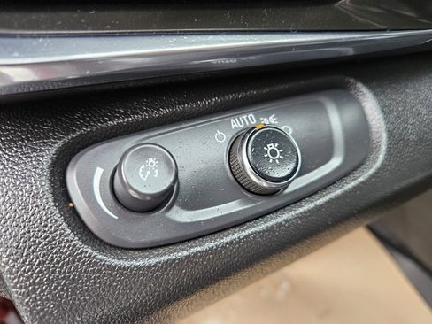 Certified 2024 Buick Envista Preferred w/ Convenience I Package image 22