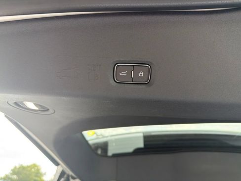 Used 2025 Ford Expedition Active RWD image 16
