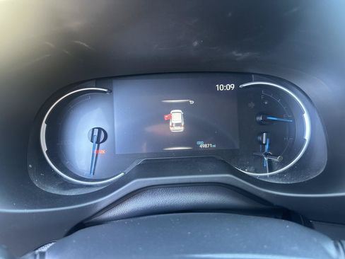 Used 2024 Toyota RAV4 LE AWD/4WD image 9