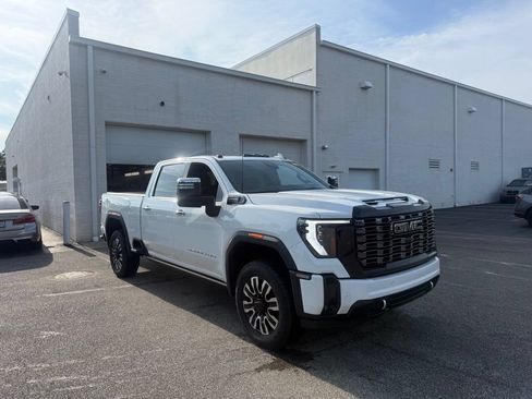 Used 2025 GMC Sierra 2500 Denali Ultimate w/ Max Trailering Package AWD/4WD image 7