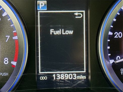 Used 2018 Toyota Highlander XLE image 29