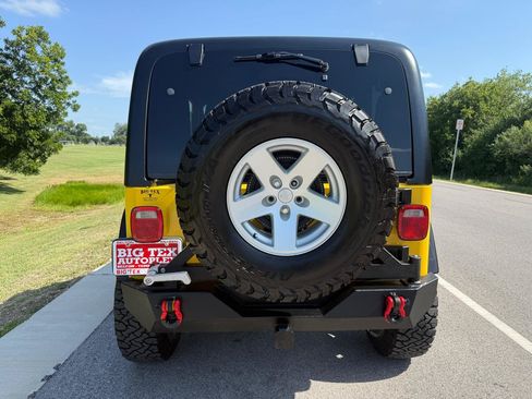 Used 2006 Jeep Wrangler Rubicon w/ Security Group AWD/4WD image 8