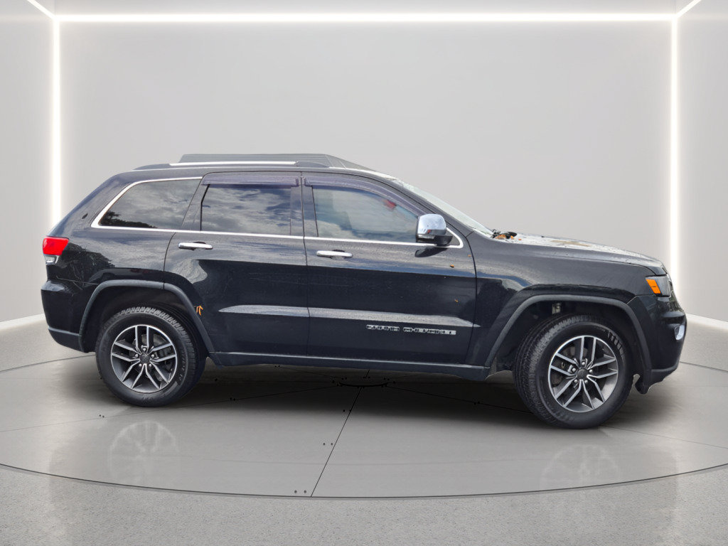Used 2017 Jeep Grand Cherokee Limited AWD/4WD image 4