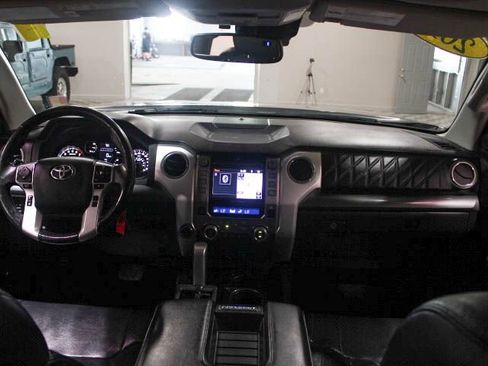 Used 2018 Toyota Tundra Platinum AWD/4WD image 2