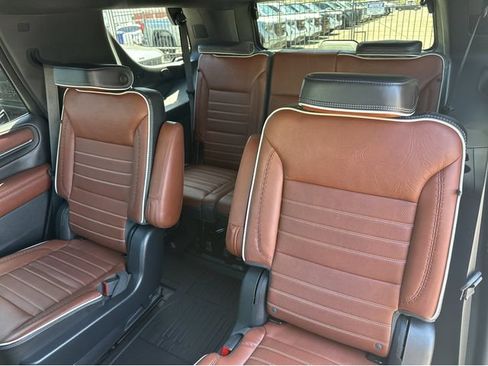 Used 2023 GMC Yukon Denali Ultimate AWD/4WD image 14
