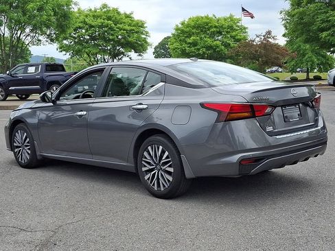 Used 2023 Nissan Altima 2.5 SV AWD/4WD image 6