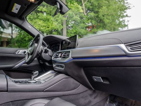Used 2023 BMW X6 xDrive40i w/ M Sport Package AWD/4WD image 23