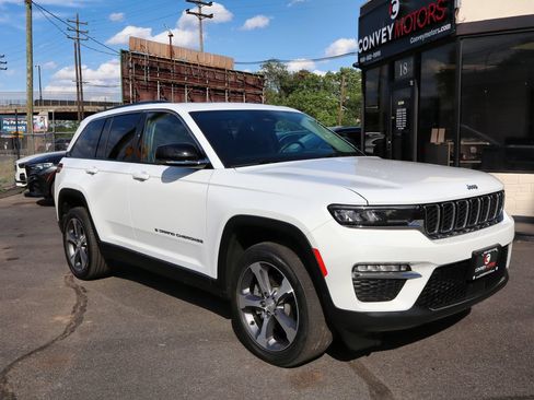 Used 2022 Jeep Grand Cherokee Limited 4xe AWD/4WD image 4