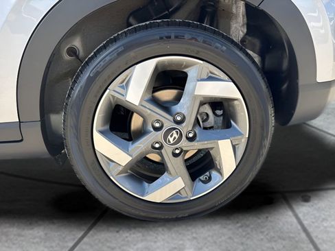 Used 2025 Hyundai Venue SEL FWD image 30