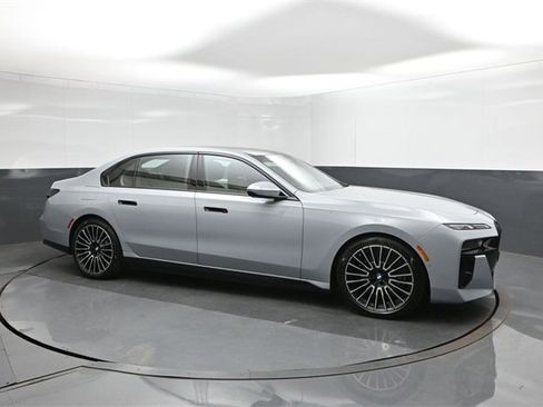 New 2026 BMW i7 eDrive50 w/ M Sport Package image 17