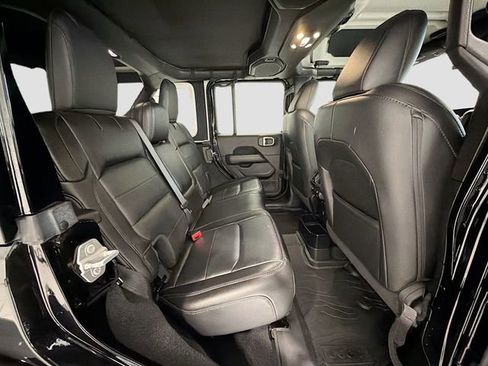 Used 2019 Jeep Wrangler Unlimited Sahara image 24