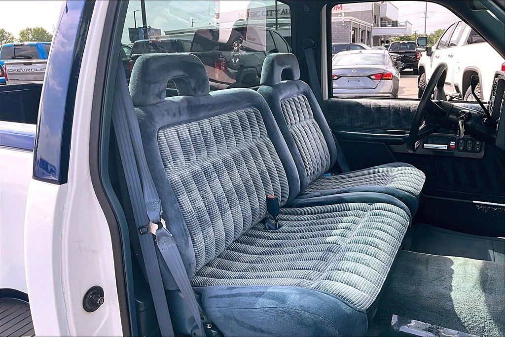 Used 1994 GMC Sierra 1500 2WD Regular Cab image 22