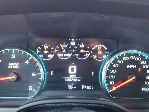 Used 2017 GMC Yukon XL SLT AWD/4WD image 17