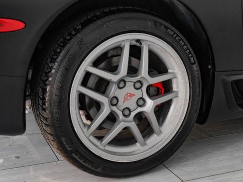 Used 2002 Chevrolet Corvette Z06 w/ Memory Pkg image 35