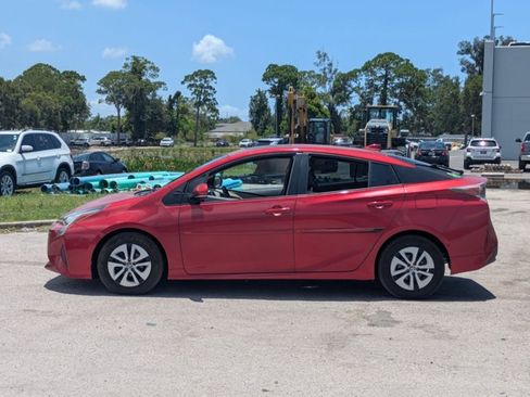 Used 2016 Toyota Prius Four w/ Advanced Technology Package FWD image 8