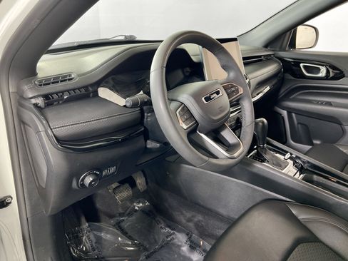Used 2022 Jeep Compass Latitude AWD/4WD image 9