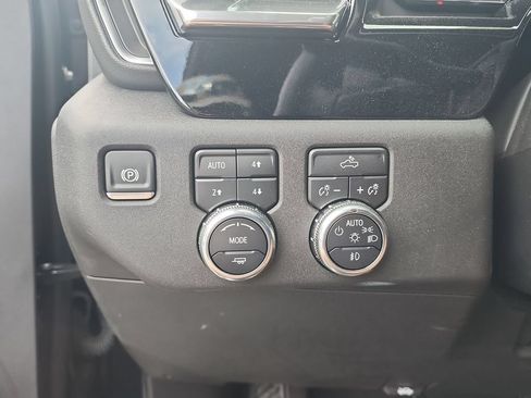 Certified 2024 GMC Sierra 1500 Elevation w/ X31 Off-Road Package AWD/4WD image 18