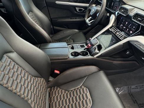 Used 2020 Lamborghini Urus AWD/4WD image 19