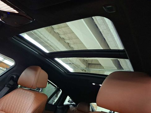 Used 2022 BMW X6 xDrive40i w/ Executive Package image 12