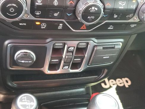 Used 2021 Jeep Wrangler Unlimited Sport AWD/4WD image 27