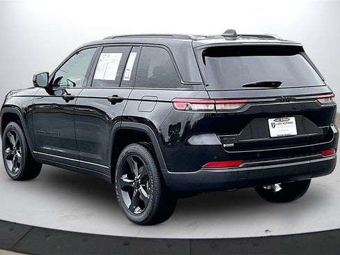 Certified 2023 Jeep Grand Cherokee Altitude image 7