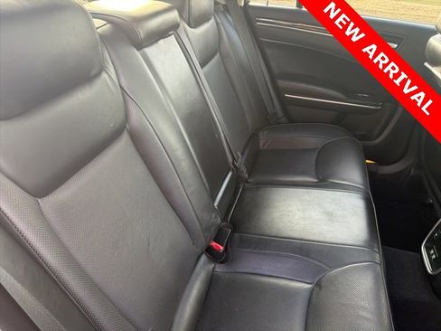 Used 2019 Chrysler 300 Limited image 20