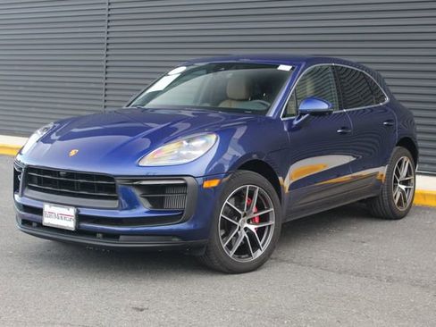 Certified 2022 Porsche Macan S image 1