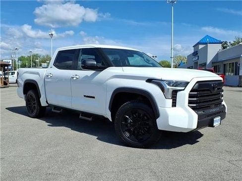 Used 2024 Toyota Tundra SR5 w/ SR5 Premium Package AWD/4WD image 41