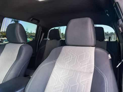 Used 2021 Toyota Tacoma TRD Off-Road w/ Technology Package image 17