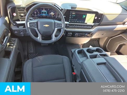 Used 2025 Chevrolet Silverado 2500 LT w/ Convenience Package AWD/4WD image 10