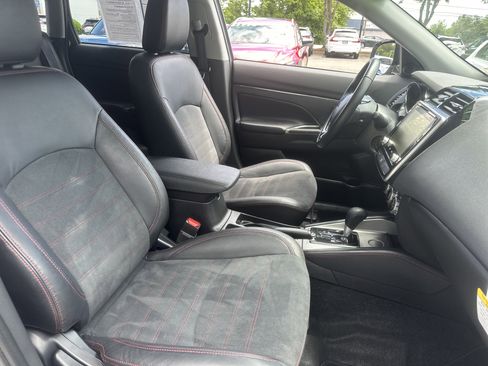 Used 2022 Mitsubishi Outlander Sport SE FWD image 13