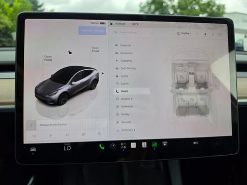 Used 2025 Tesla Model Y Long Range AWD/4WD image 50