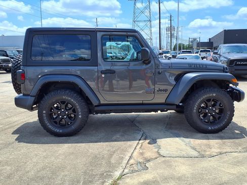 Used 2021 Jeep Wrangler Sport AWD/4WD image 25