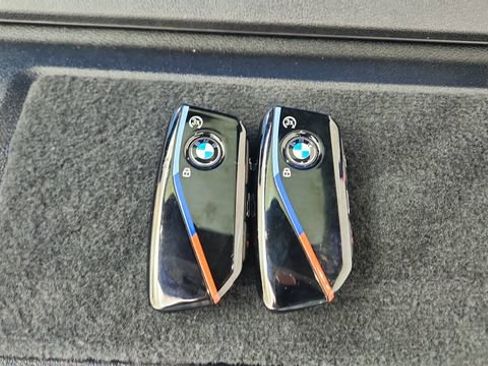 Used 2025 BMW X7 M60i image 71