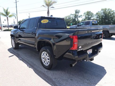 Used 2024 Toyota Tacoma SR5 w/ SR5 Upgrade Package AWD/4WD image 10